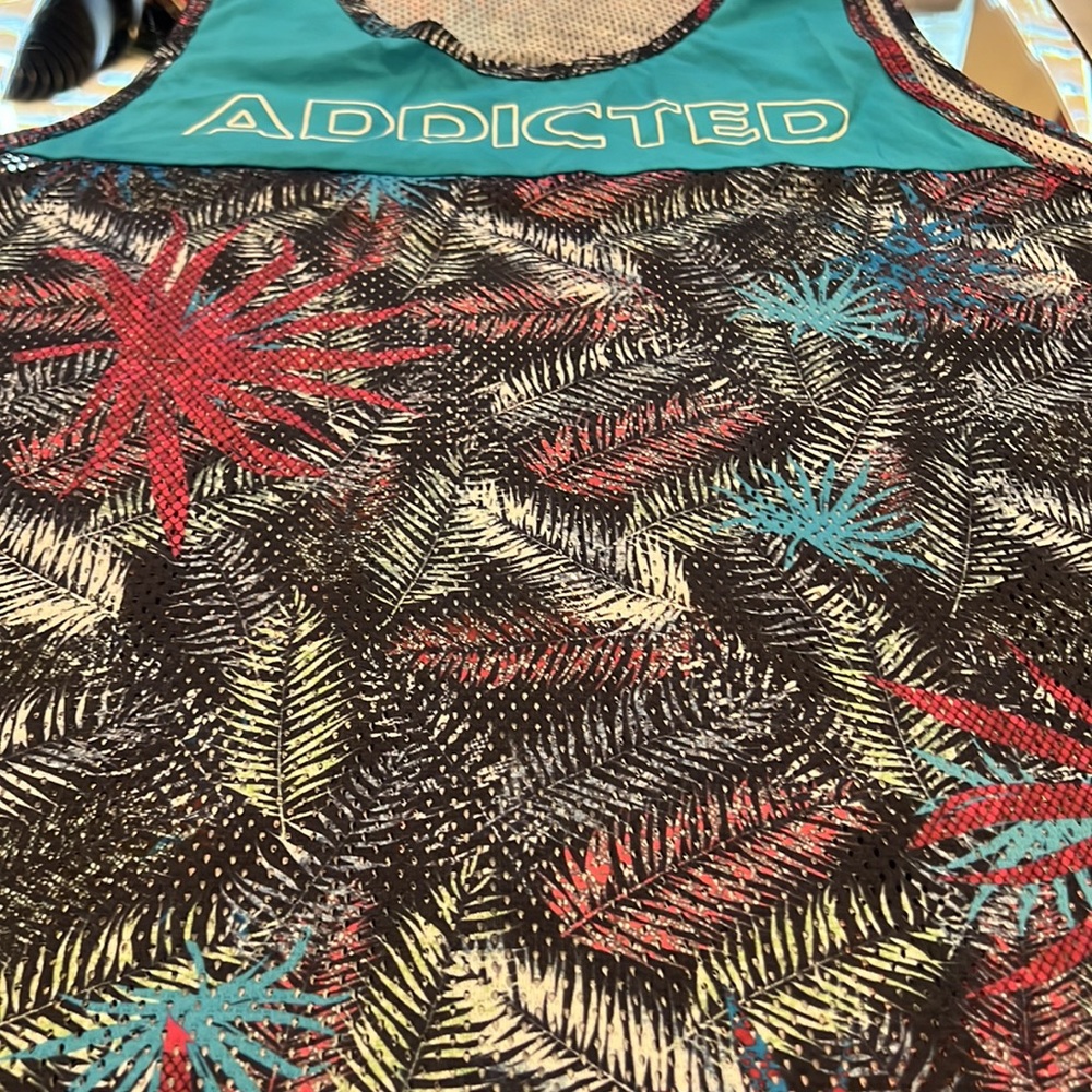 Addicted Tank top small - Picture 2 of 3